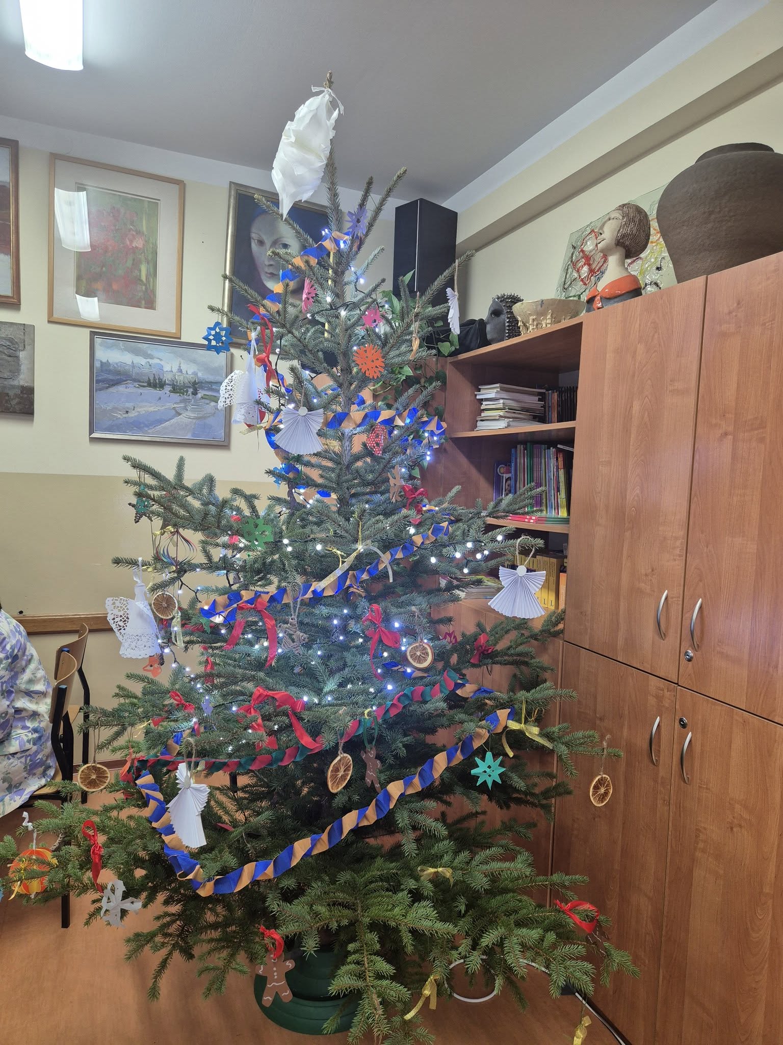 601423846 122192094530585730 3265283792838092170 n